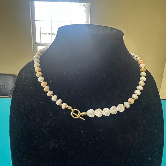 Elegant Gold Cream Glass and Semiprecious Stones Beaded Necklace Handmade - Picture 2 of 4